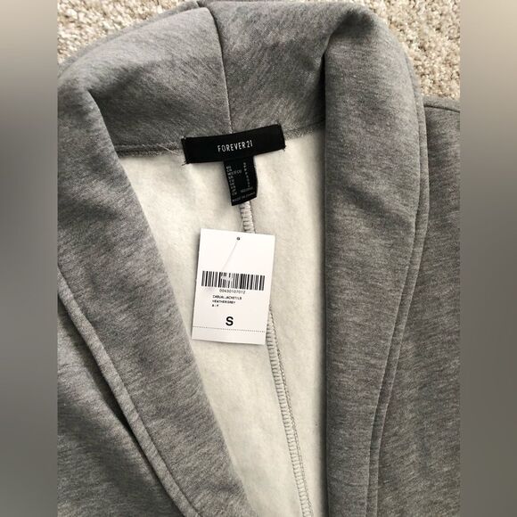 New Forever21 fleece casual jacket, oversized, with belt, size small - Picture 6 of 8